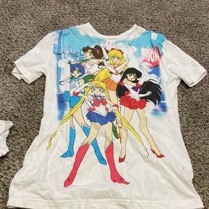 Very cute does have an eyeliner stain